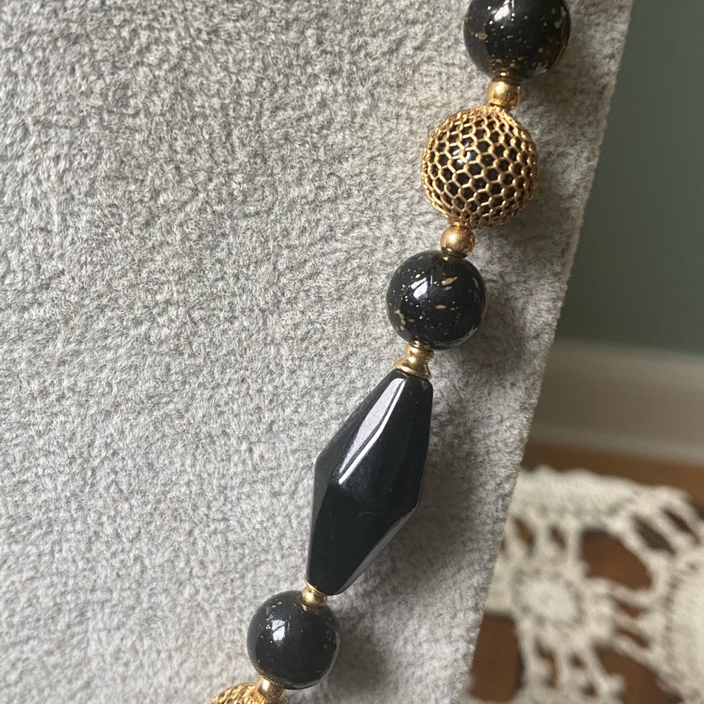 Vintage Liz Claiborne  Black & Gold Beaded Statement Necklace - Picture 2 of 6